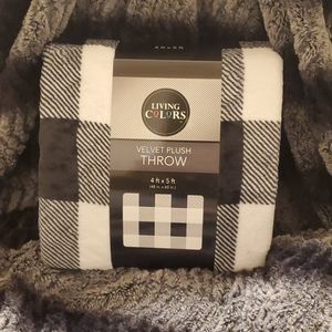 Buffalo Checked Velvet Plush Throw Blanket